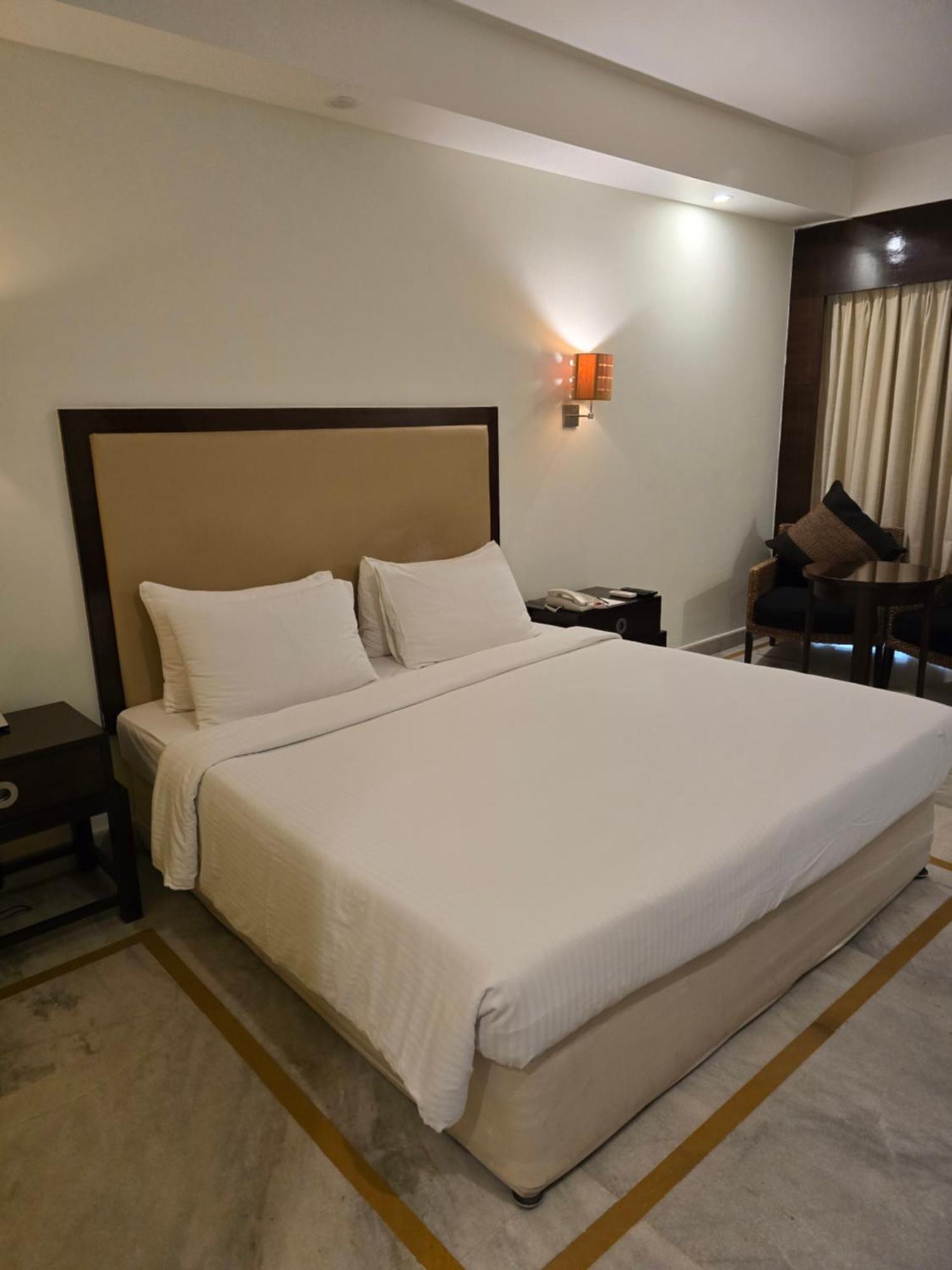 Royal Orchid Central Kireeti Hampi, Hospet Rom bilde
